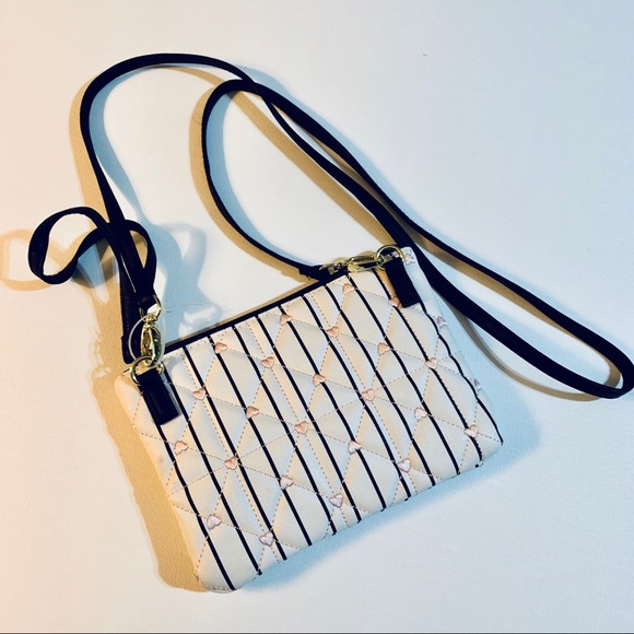 Betsy Johnson - Picture 4 of 5